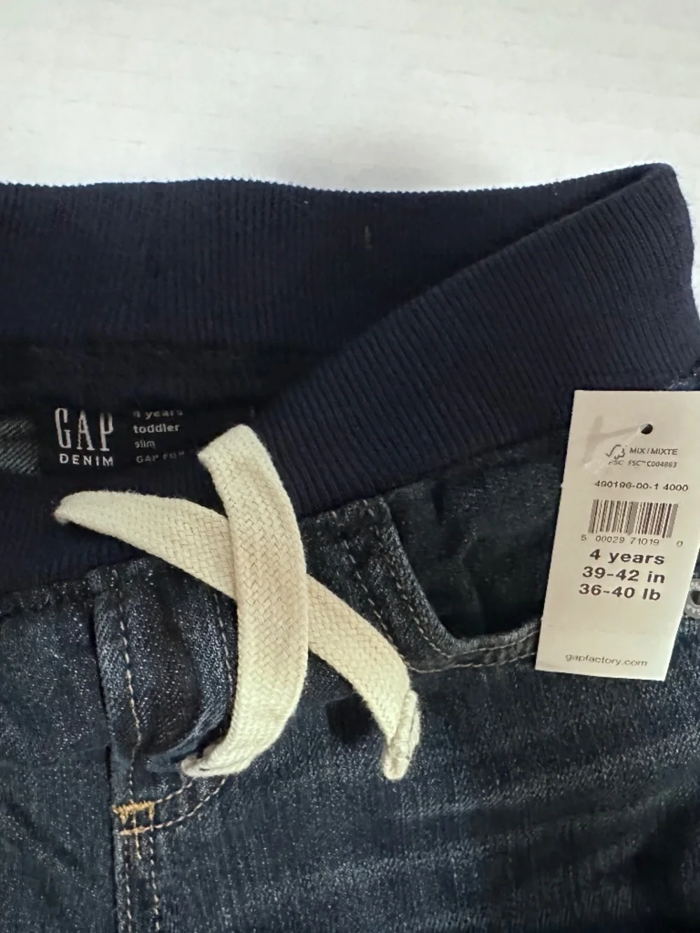 Lot of 2 Pants 4T Slim GAP